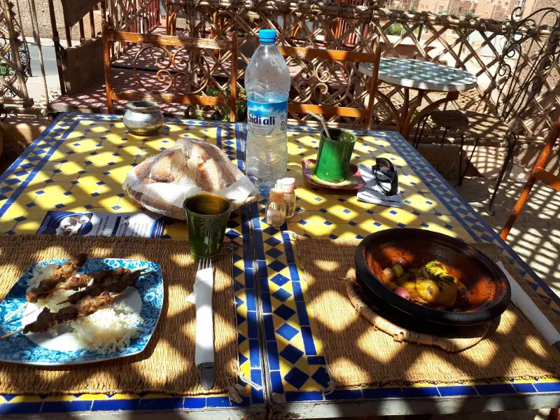 services au restaurant manar